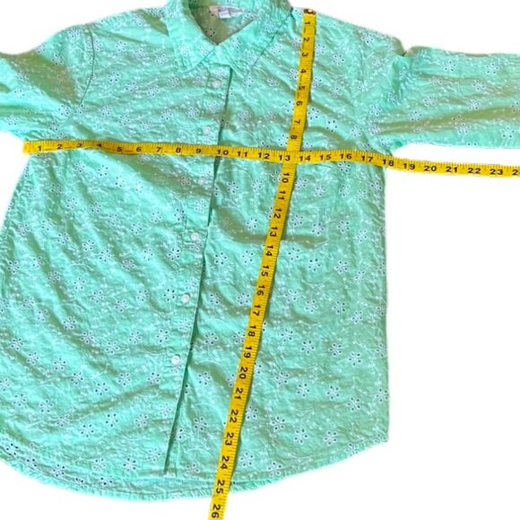 Candace Cameron Bure Green Cotton Eyelet Flowers Button Down Shirt Sz XXSP - Picture 4 of 10